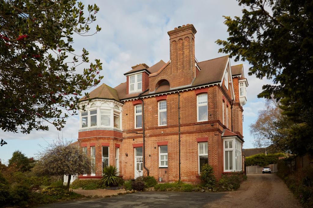 Gresham Way, St LeonardsonSea, East... 1 bed ground floor flat £350,000