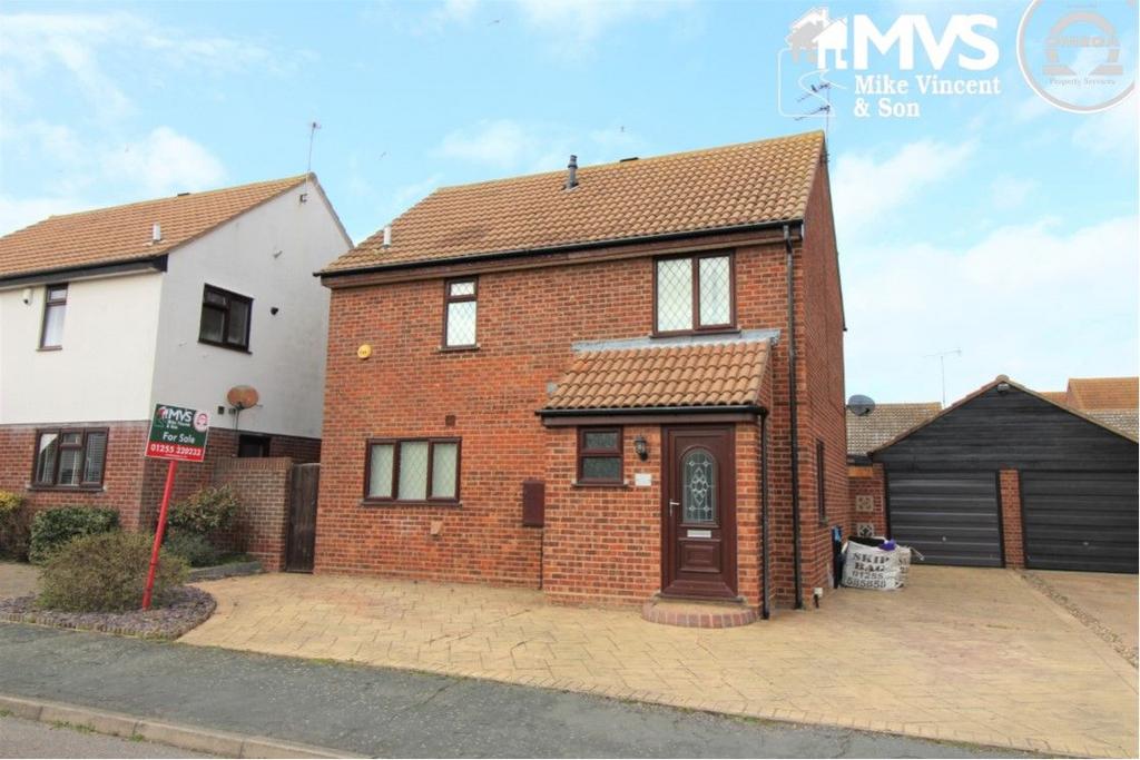 Neasden Avenue, ClactononSea 3 bed detached house for sale £300,000