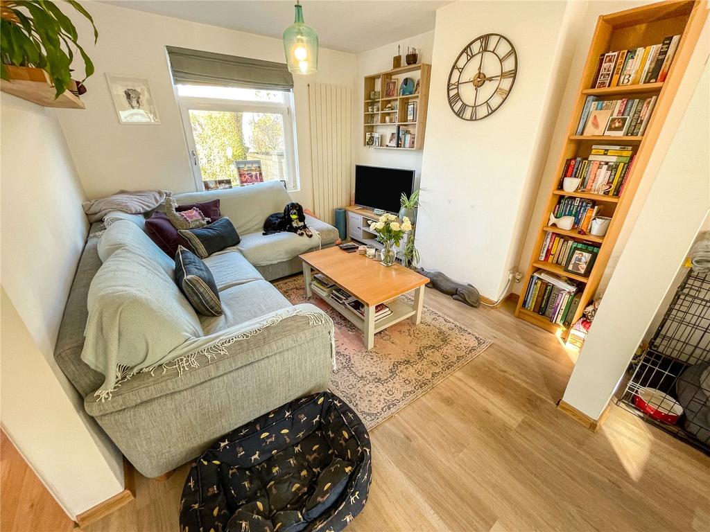 Avonfield Avenue, BradfordOnAvon 3 bed semidetached house £360,000