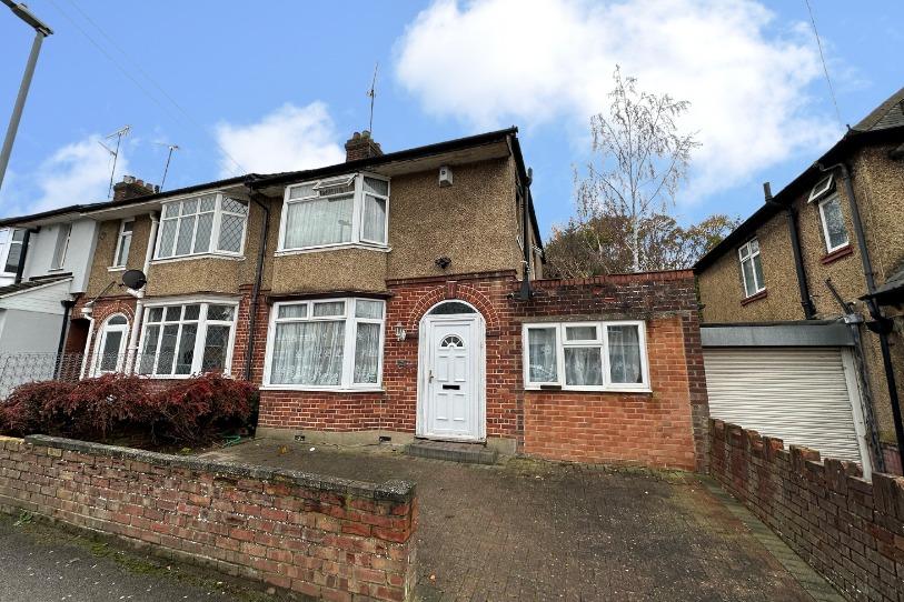St, Mildreds Ave, Luton 3 bed end of terrace house £375,000