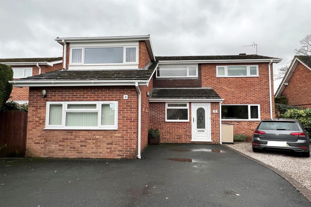 Mallory Close, Kings Acre, Hereford, HR4 5 bed detached house £429,950