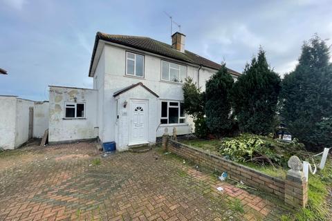 40 Shepherds Way, South Croydon, CR2 8HS
