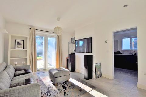 undefined, The Oval, Guildford, Surrey, GU2