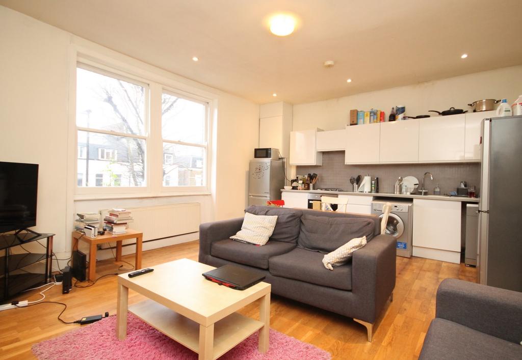 Hillmarton Road, Islington, N7 3 bed flat £2,578 pcm (£595 pw)