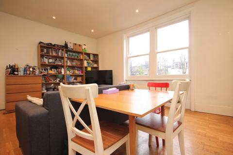 3 bedroom flat to rent, Hillmarton Road, Islington, N7