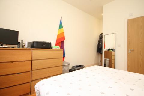 3 bedroom flat to rent, Hillmarton Road, Islington, N7