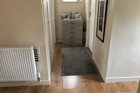 2 bedroom maisonette to rent, Linden Way, Southgate