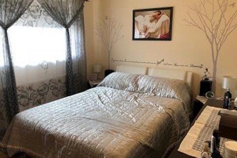 2 bedroom maisonette to rent, Linden Way, Southgate