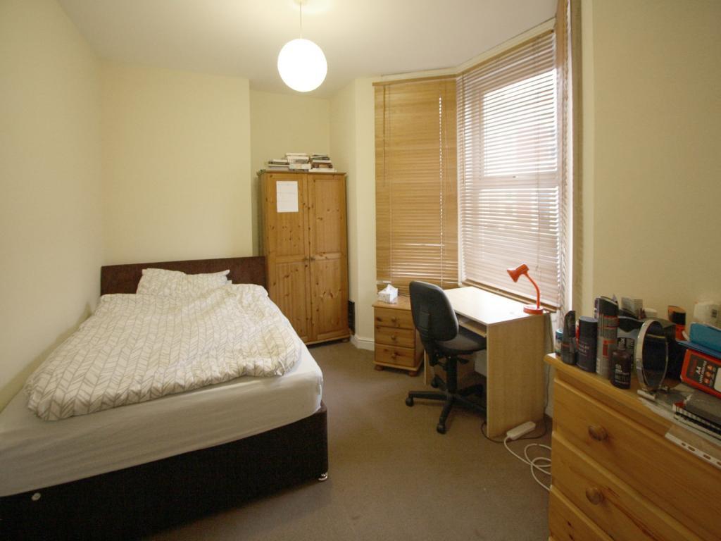 Dingle Gardens, London, E14 2 bed flat - £1,700 pcm (£392 pw)