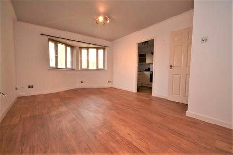 3 bedroom apartment to rent - Mill Court, CM7