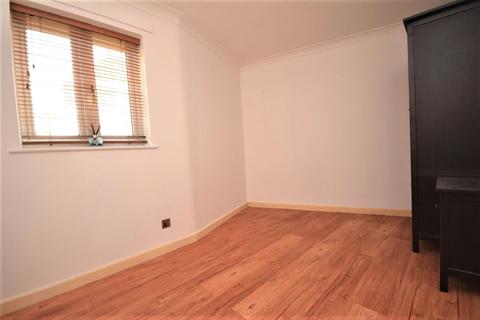 3 bedroom apartment to rent - Mill Court, CM7