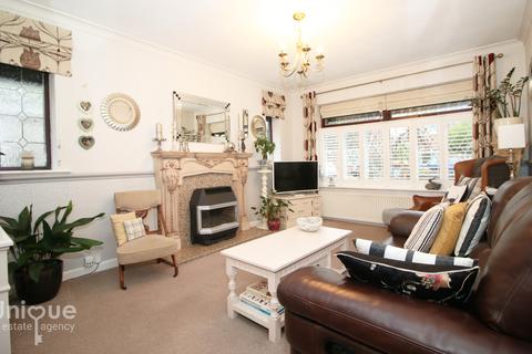 2 bedroom bungalow for sale - Woodley Avenue,  Thornton-Cleveleys, FY5