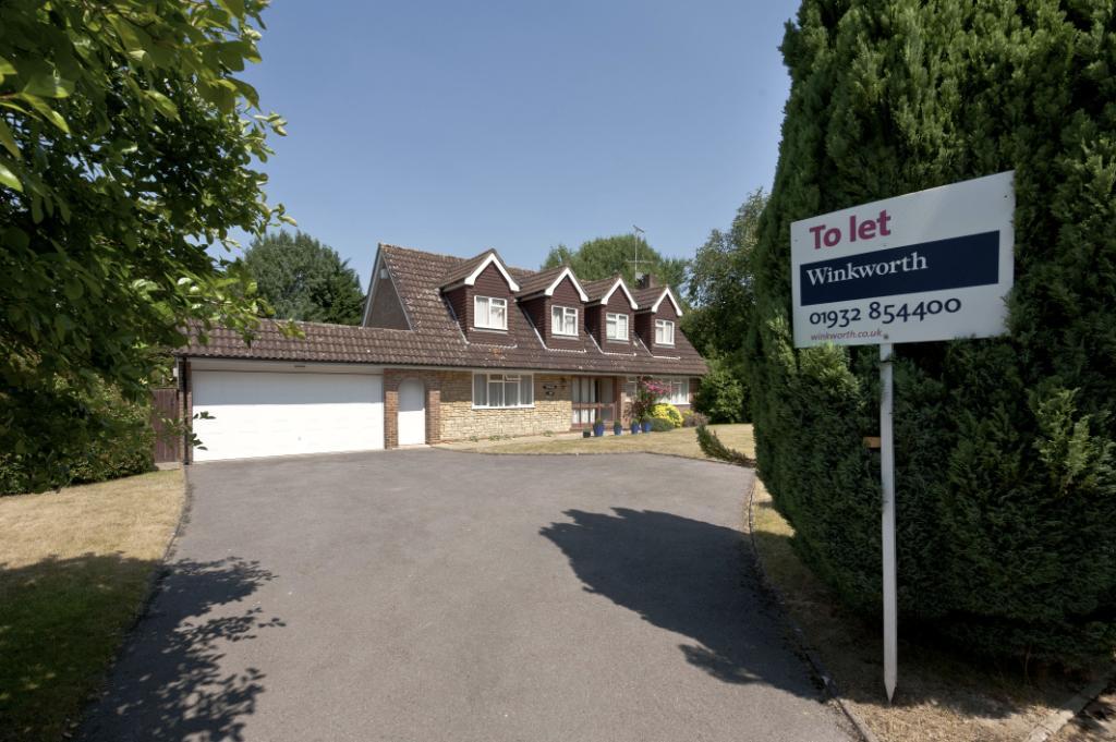 Ashcroft Park, Cobham, Surrey, KT11 4 bed detached house £3,500 pcm