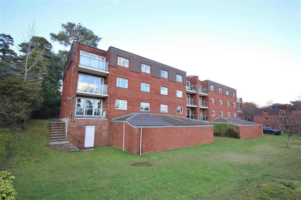 The Cheviots, Overbury Road, Lower... 2 bed apartment £1,250 pcm (£