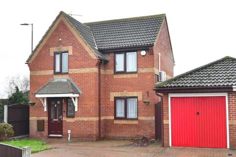 3 bedroom detached house for sale - Lennox Drive, Wickford, Essex