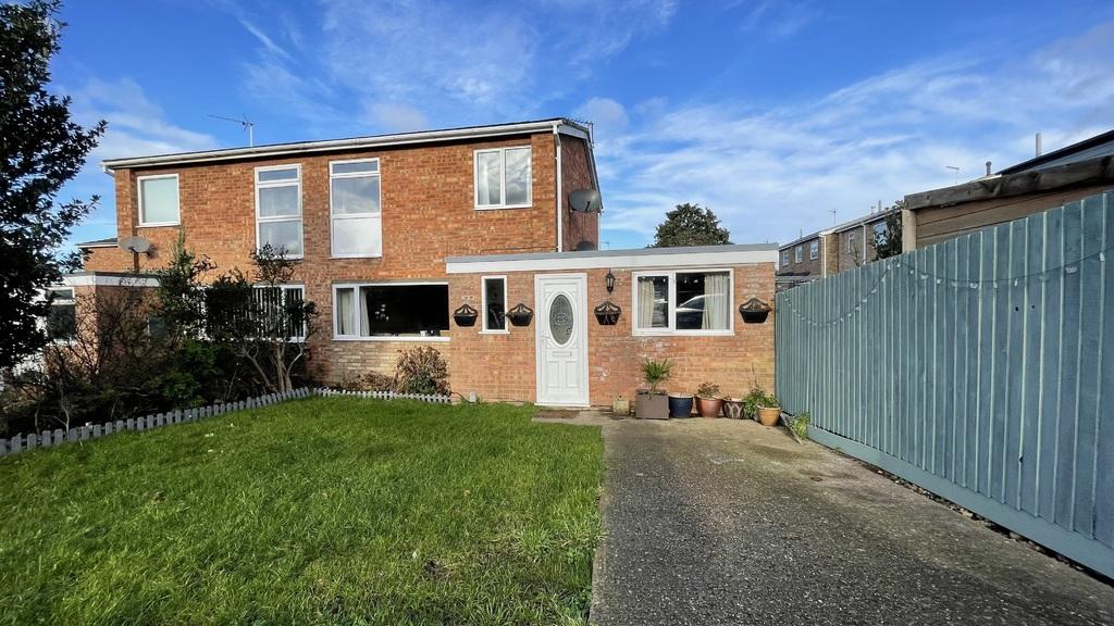 Merlin Drive, Ely, Cambridgeshire 4 bed semidetached house for sale