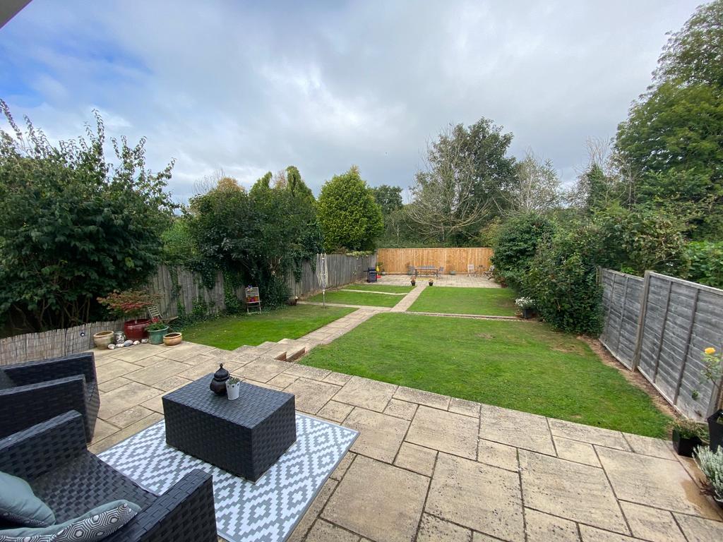 Burnside, Exmouth 3 bed house £1,030 pcm (£238 pw)