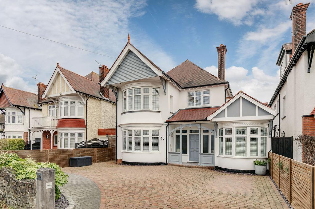 The Broadway, Thorpe Bay, SS1 4 bed detached house for sale £1,300,000