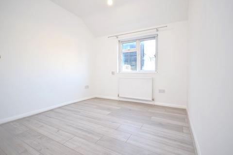 2 bedroom flat to rent, Broadway, West Ealing, W13 0SU