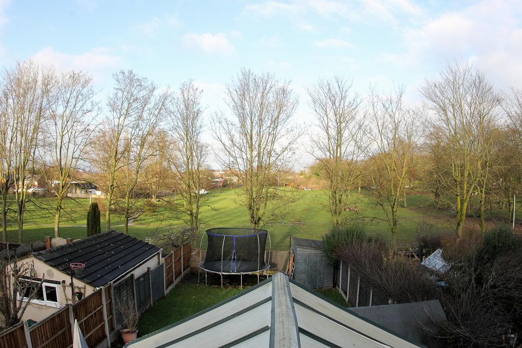 Cromwell Road, Winnington, Northwich... 4 bed end of terrace house £