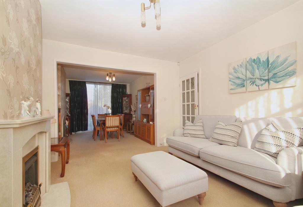 Windsor Avenue, Hillingdon, Middlesex 3 bed terraced house £475,000