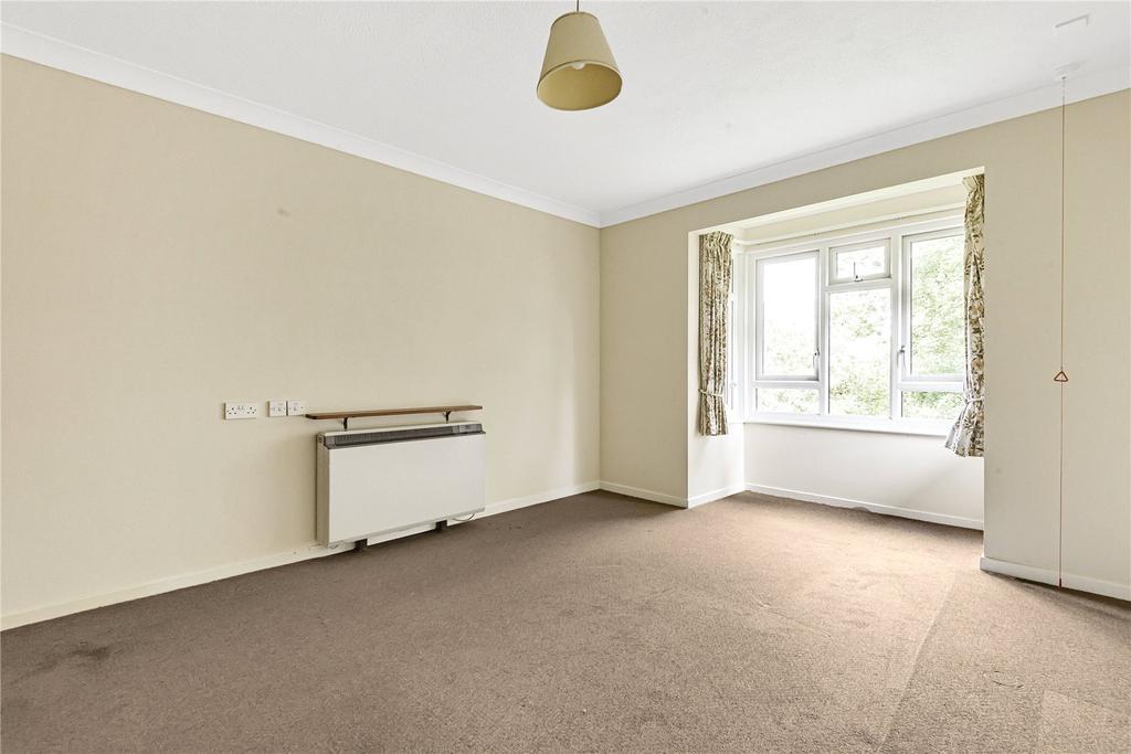 Francis Court, Worplesdon Road, Guildford, Surrey, GU2 1 bed apartment