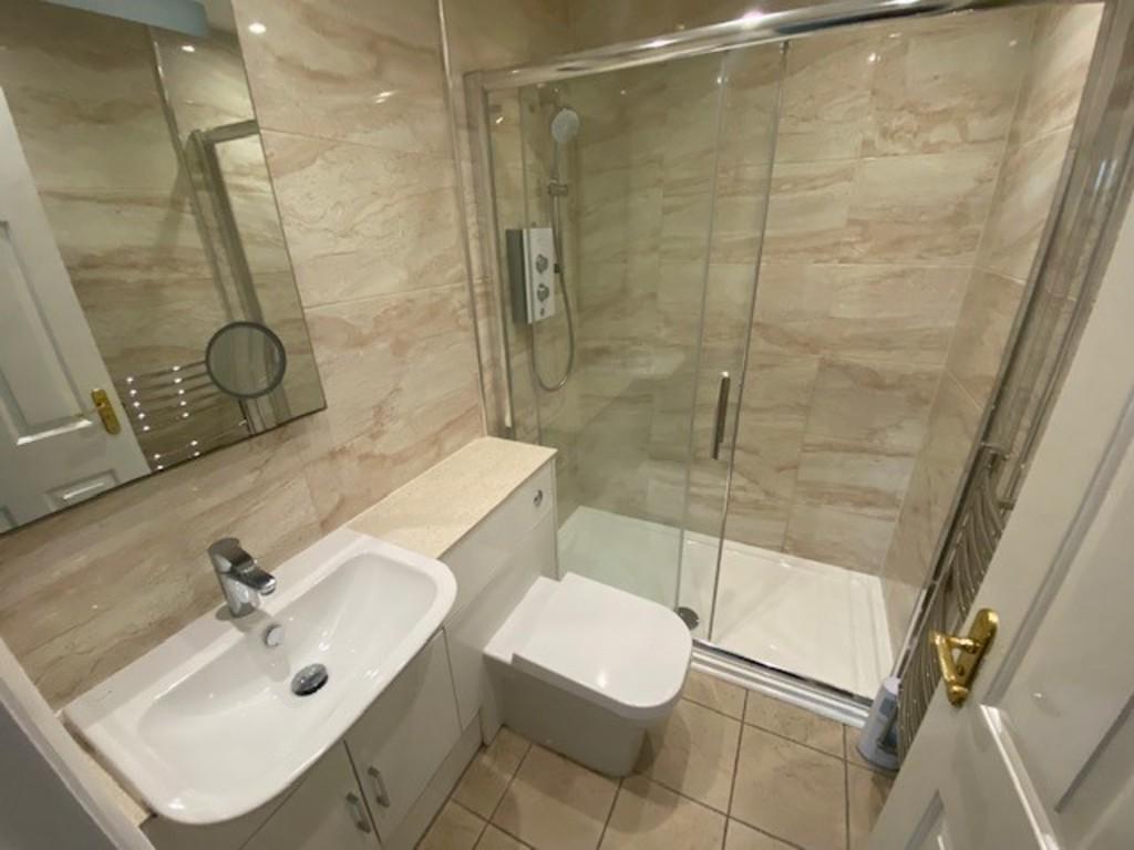 Bedroom 1 En-suite