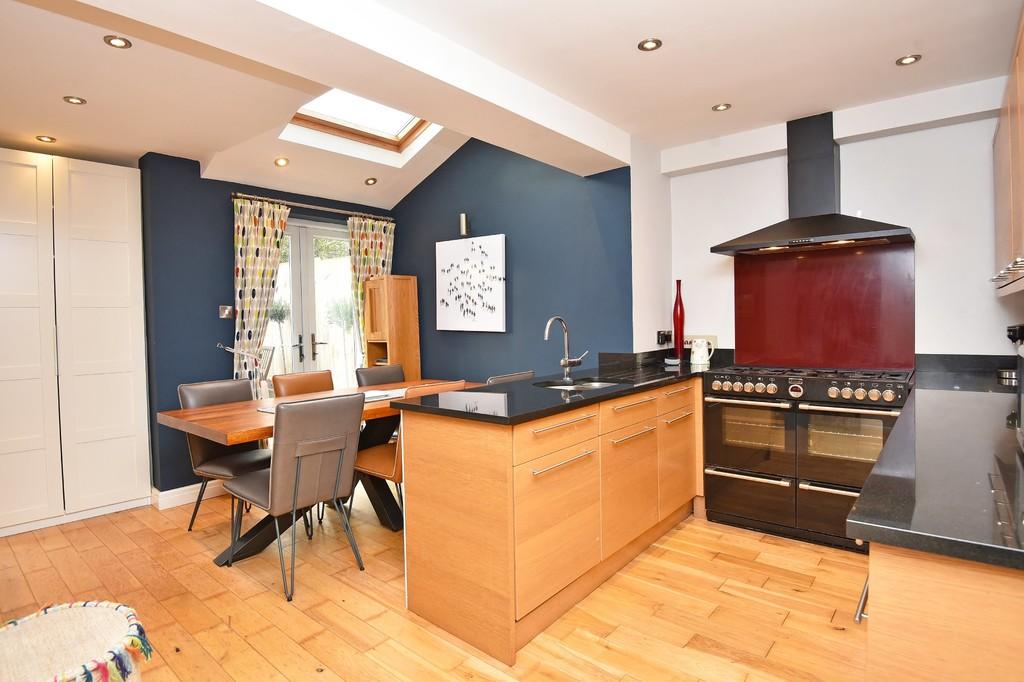 Yew Tree Lane, Harrogate 3 bed semidetached house for sale £369,950