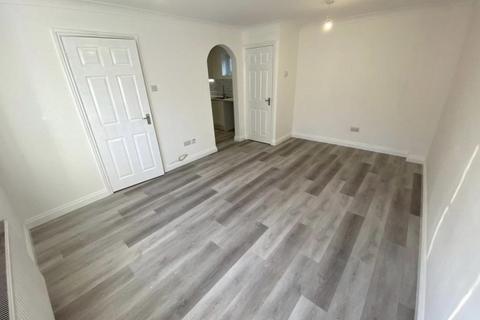 2 bedroom mews to rent, Buffalo Mews , Poole