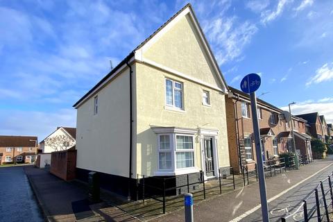30 Oak Eggar Chase, Pinewood, Ipswich, IP8 3TJ