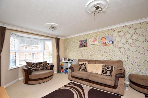 30 Oak Eggar Chase, Pinewood, Ipswich, IP8 3TJ