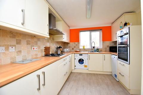 30 Oak Eggar Chase, Pinewood, Ipswich, IP8 3TJ