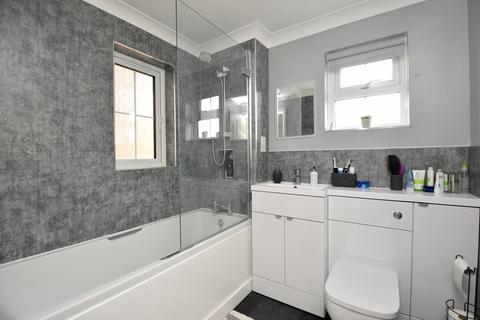 30 Oak Eggar Chase, Pinewood, Ipswich, IP8 3TJ