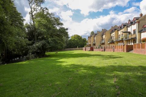3 Waterside, Bovey Tracey, Newton Abbot, TQ13 9SX