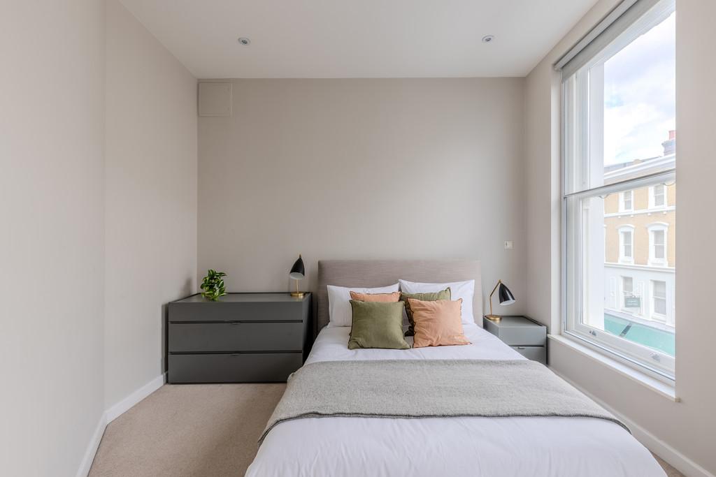 2, 7 Garrick Bed