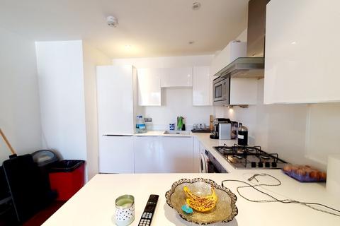 2 bedroom flat to rent, Silver Street, Enfield