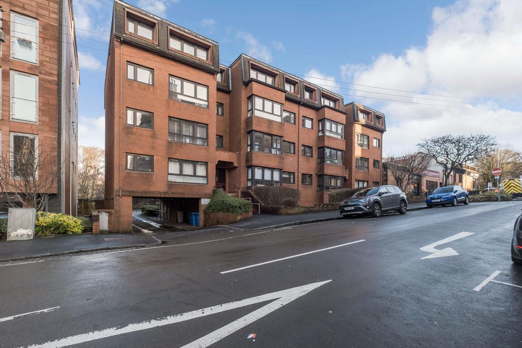 0/2, 16 Novar Drive, Glasgow G12 9PU 2 bed apartment £1,195 pcm (£276 pw)