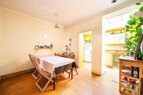 2 Baalbec Road, London, N5 1QN
