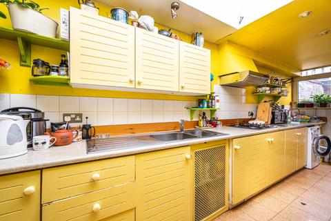 2 Baalbec Road, London, N5 1QN