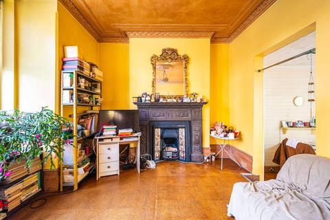 2 Baalbec Road, London, N5 1QN