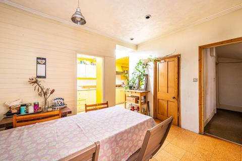 2 Baalbec Road, London, N5 1QN