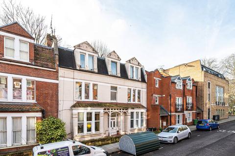 2 Baalbec Road, London, N5 1QN