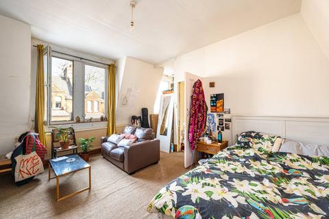 2 Baalbec Road, London, N5 1QN