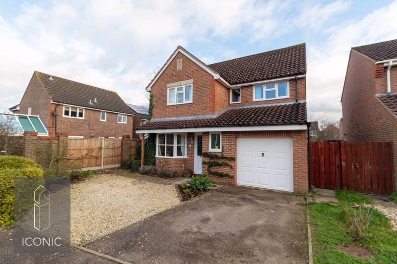Old Warren, Taverham, Norwich 4 bed detached house for sale £350,000