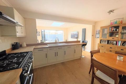 7 Cranbrook Terrace, Cranleigh, GU6 7ES