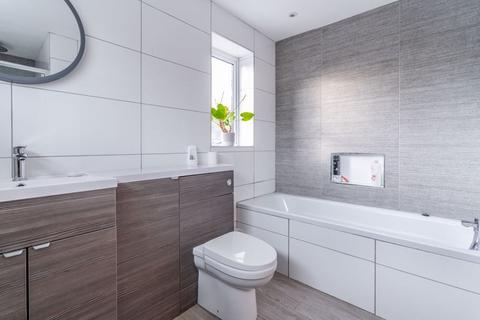 50 Ingleglen, Farnham Common, Slough, SL2 3QB