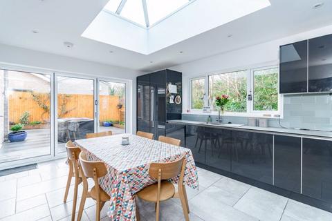 50 Ingleglen, Farnham Common, Slough, SL2 3QB