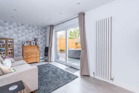 50 Ingleglen, Farnham Common, Slough, SL2 3QB