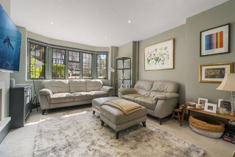 3 bedroom terraced house for sale, Blandford Close, Hampstead Garden Suburb, London N2