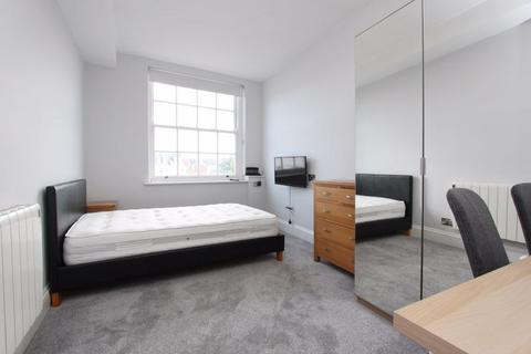 1 bedroom in a house share to rent, Rooms To Rent, Magdalen Street, Exeter